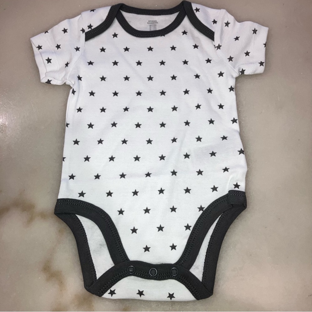 ‼️5 FOR $15‼️ NWOT Amazon Essentials White Star Pattern Onesie